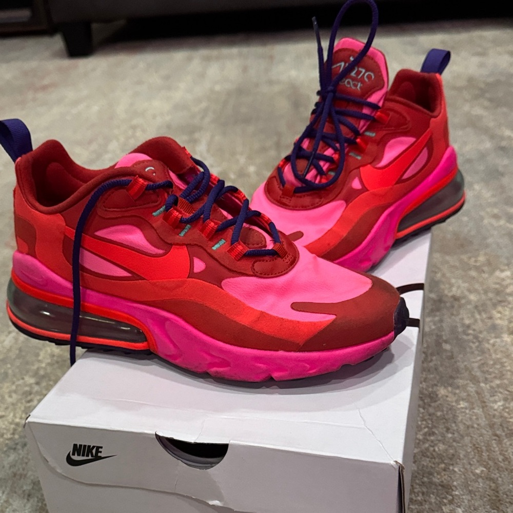 Nike Air Max 270 React Red and Pink Shoes - Picture 3 of 7
